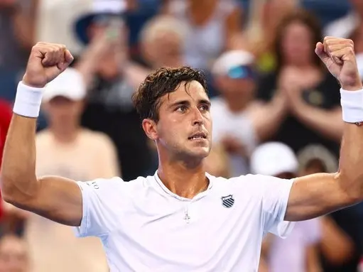 Tomi Etcheverry , acompañado por Frana, ganó en su debur en Cincinatti.