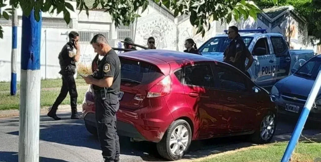 Desesperante: un ladrón robó un auto sin notar que llevaba una beba de tres meses y lo abandonó a 30 cuadras