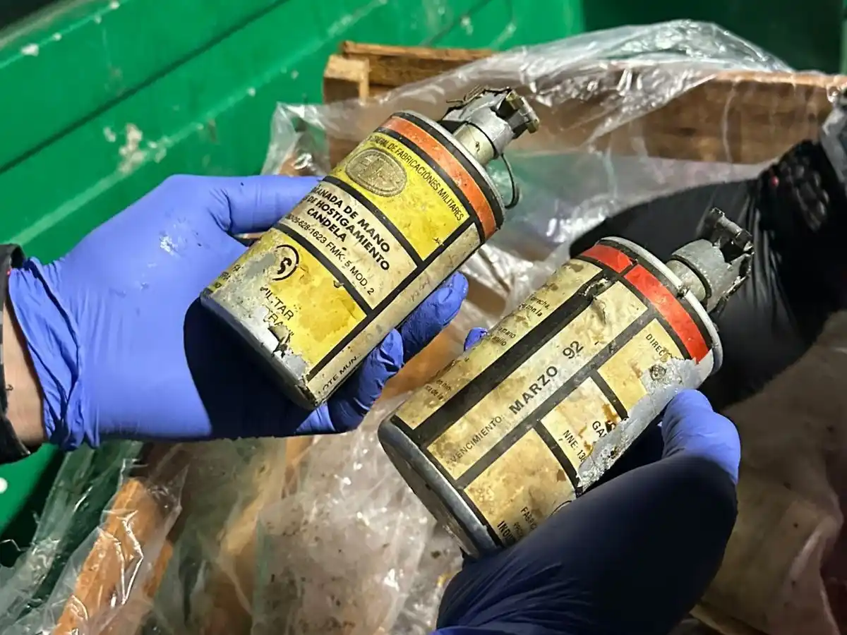 Encontraron tres granadas adentro de un contenedor de basura en zona sur.