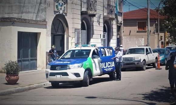 Le balearon la casa y la denunciante los identificó