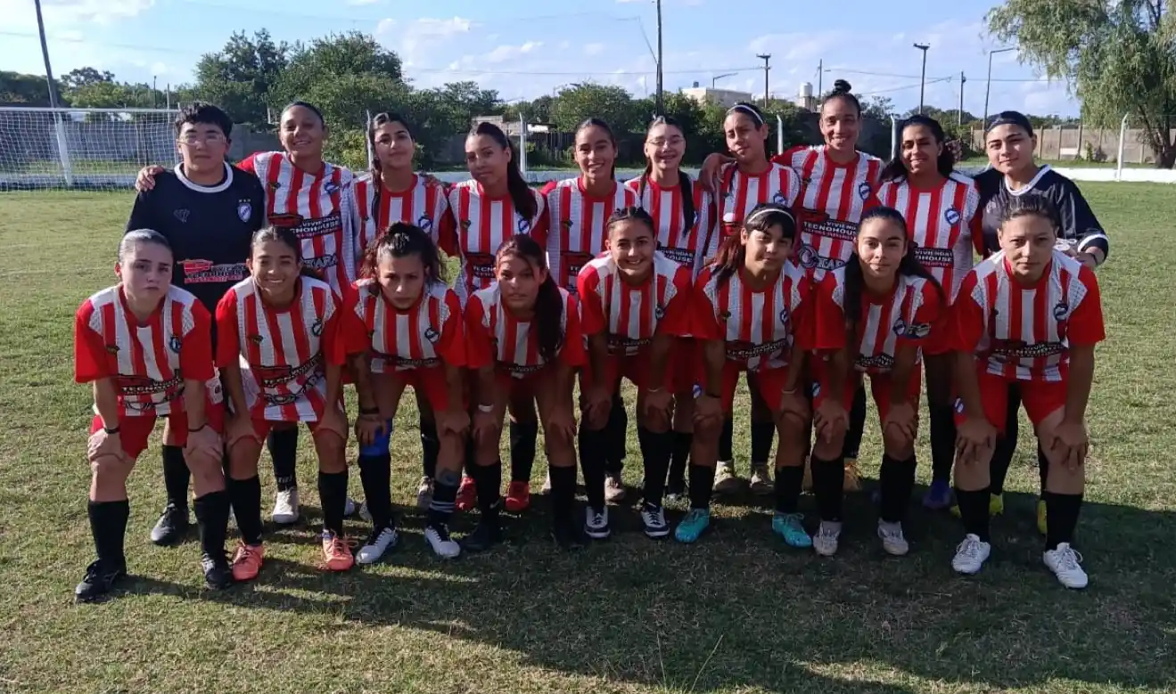 Las "Pulgosas" jugaron un gran partido, pero se les escapó el triunfo y ahora deberán ganar en San Lorenzo