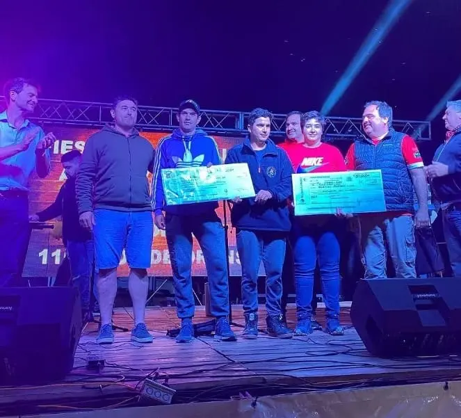 Donaron el premio de la Fiesta del Criollito Asado y Sabores Caseros al CAPS de Orense
