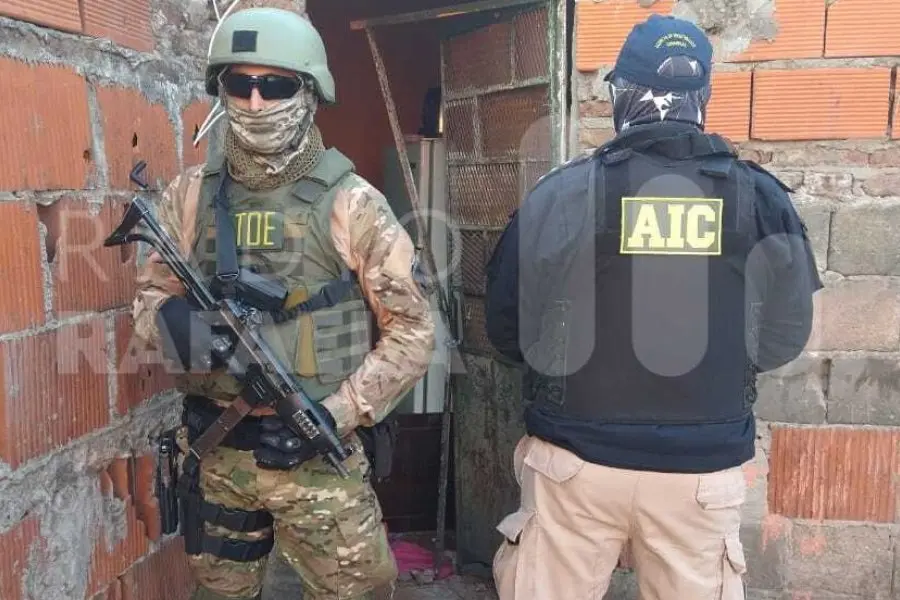 Detuvieron a un sujeto que escondía marihuana en una heladera