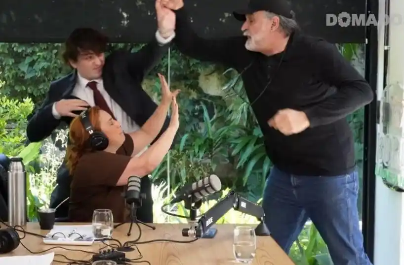 El militante libertario y el piquetero Belliboni se trenzaron a golpes durante la grabación de un programa de streaming.