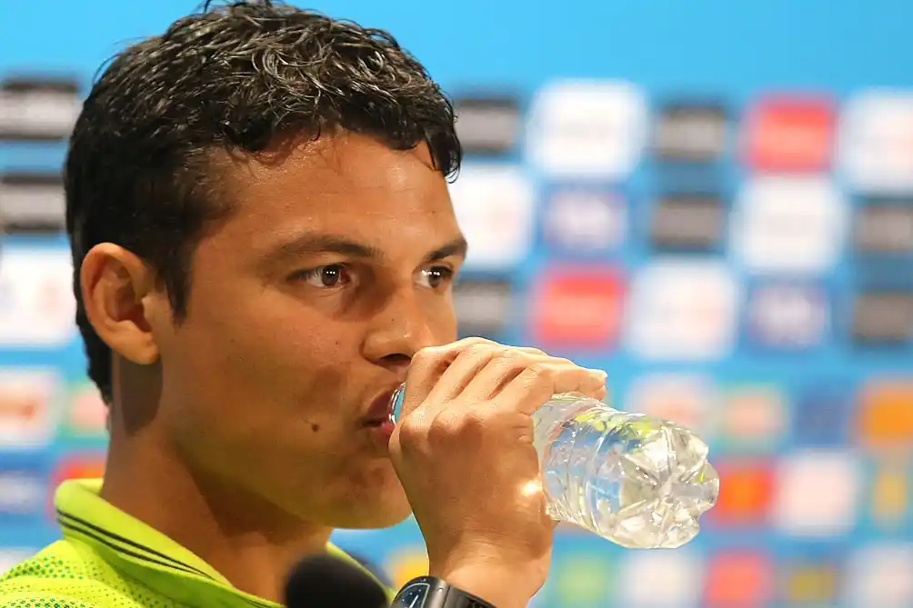 «Tenemos cinco estrellas y ninguna fue robada», le dijo Thiago Silva a Messi