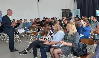 El tanatólogo que trasladó el cadáver de Perón disertó en el norte santafesino