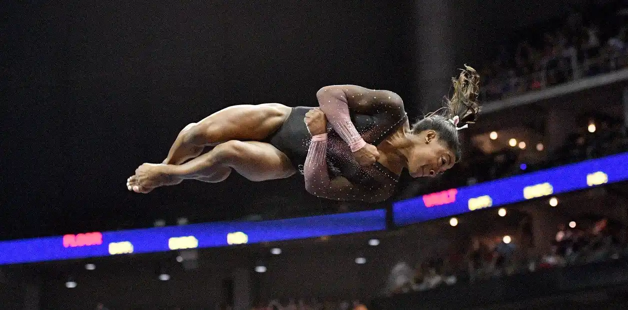 La gimnasta Simone Biles sorprendió al mundo con un movimiento nunca antes visto