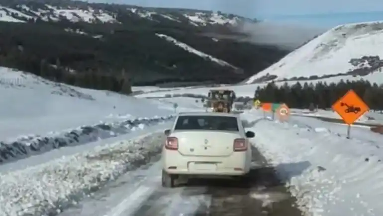 La familia varada en la Ruta 13 es oriunda de Villa Pehuenia.