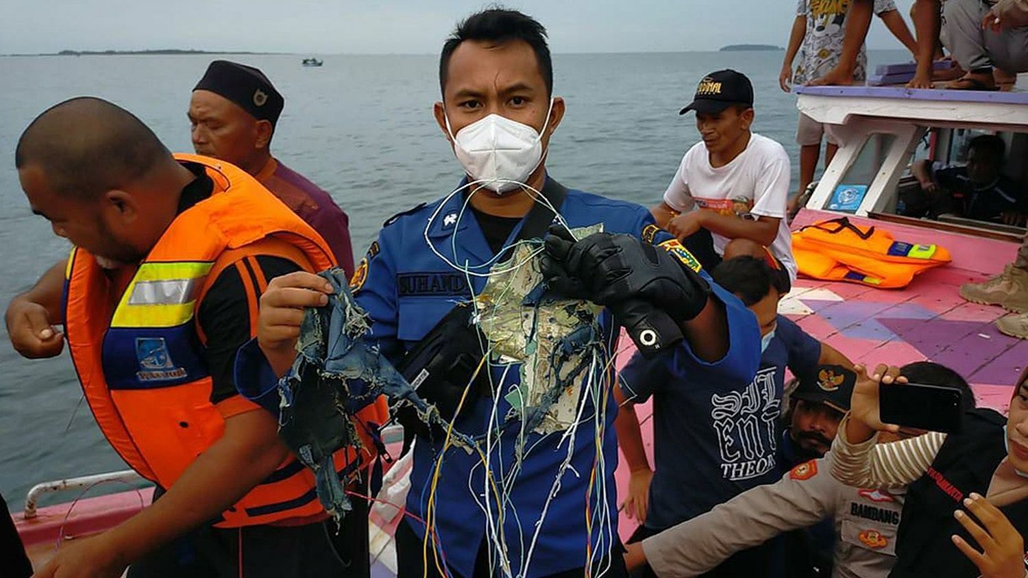 Encontraron las cajas negras del Boeing 737-500 que se estrelló