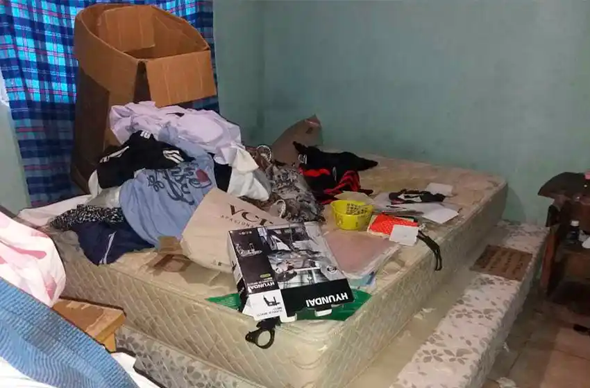 Robaron en barrio Hipódromo y los encerraron en un baño