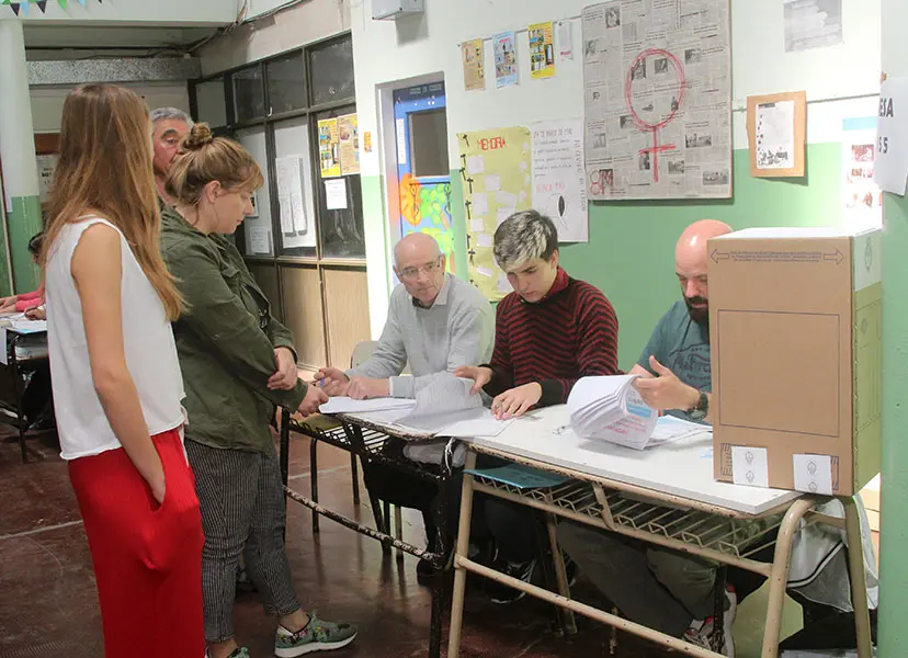 Se confirman las listas para las primarias y los partidos presentan a sus precandidatos
