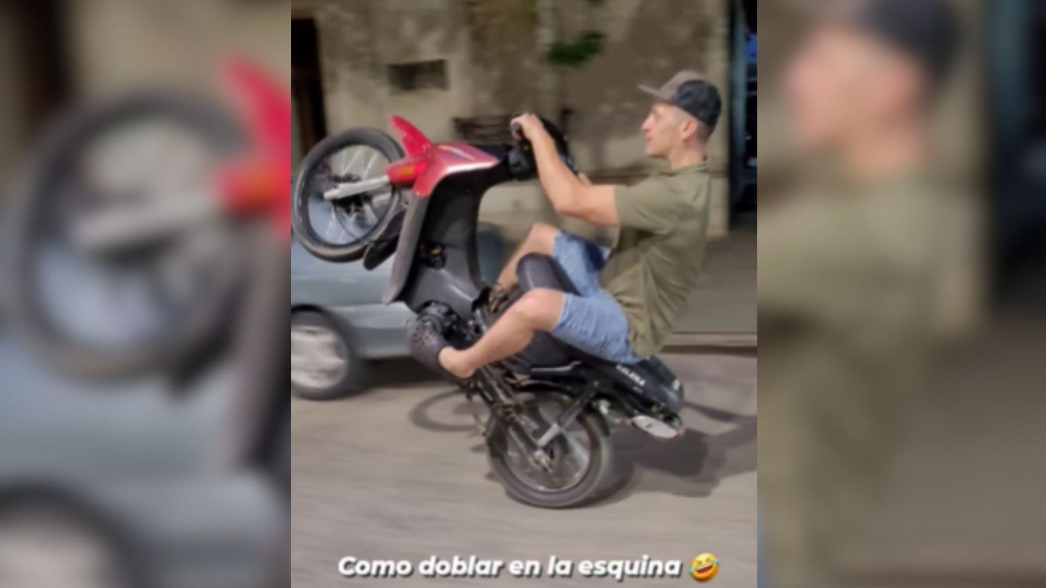 A todo o nada por un video. La motocicleta no solo esquiva autos sino que también estuvo a metros de una colisión