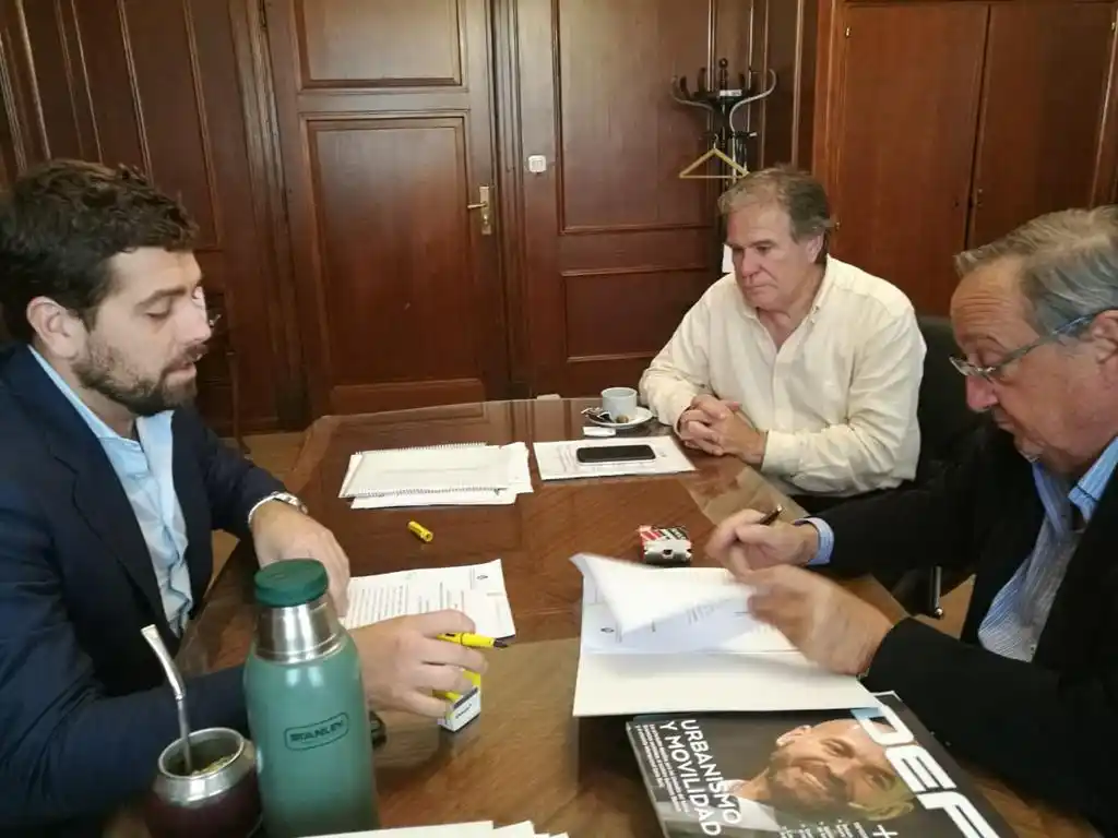 Se iniciará la construcción de un distribuidor de tránsito sobre avenida Brasil y Fleming