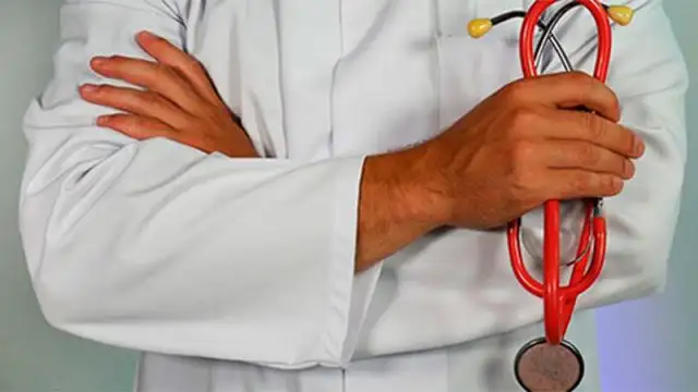 Jubilado denunció que tenía orden pero un médico le cobró $400 de plus