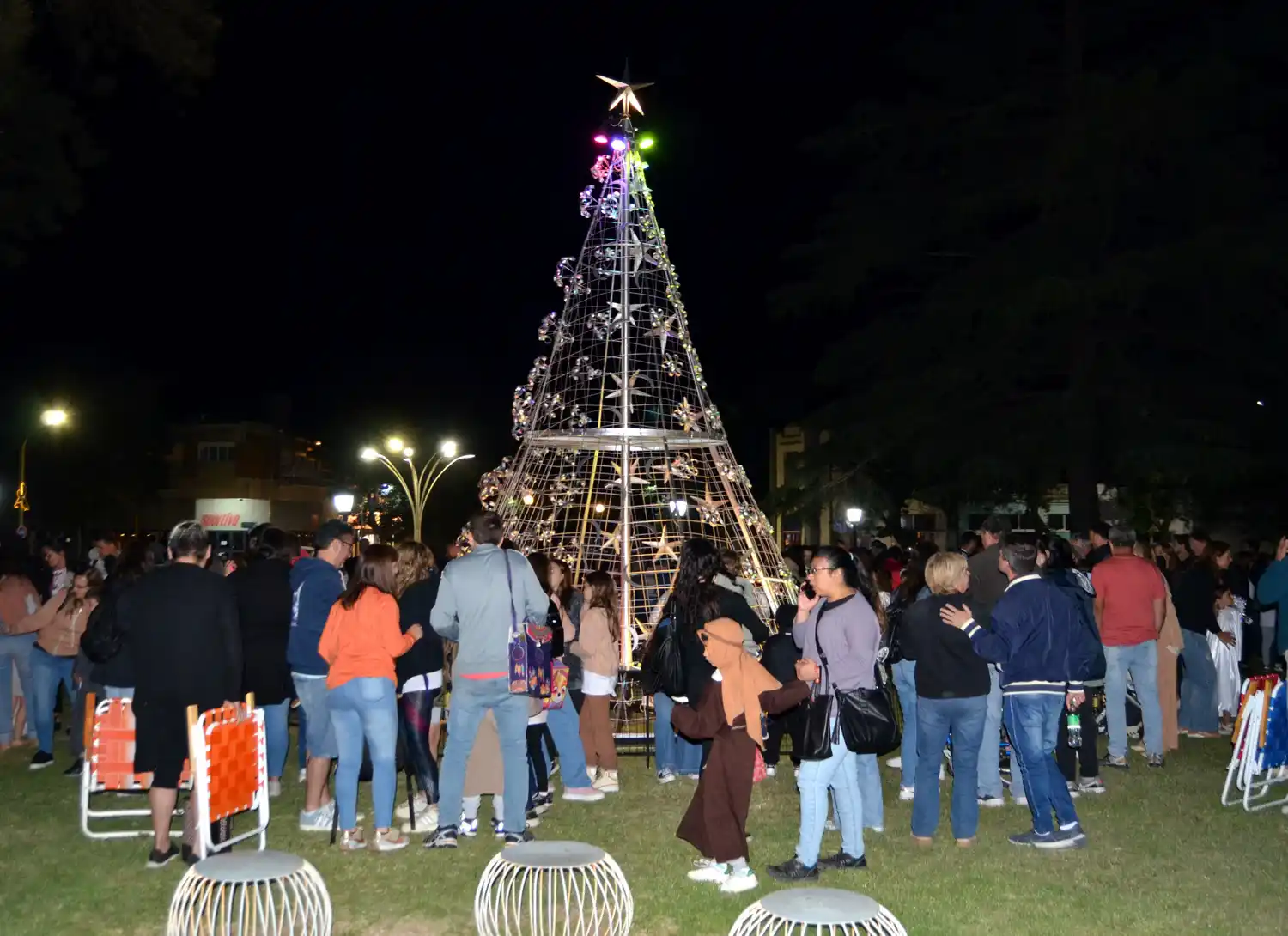 Comenzó a vivirse la magia de la Navidad en Villa Cañás.