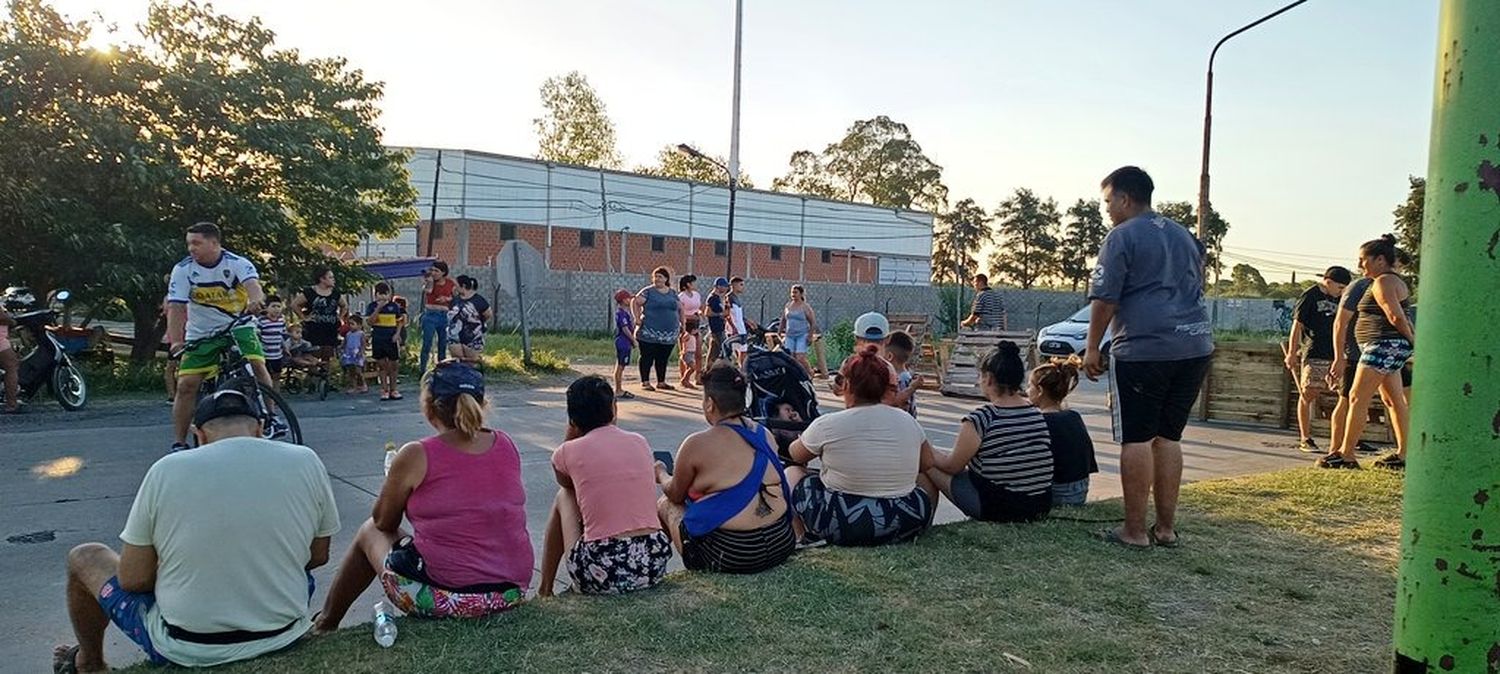 Corte por falta de agua en Ruta 6: Los manifestantes no dejaron pasar a una médica que tenía que operar de urgencia