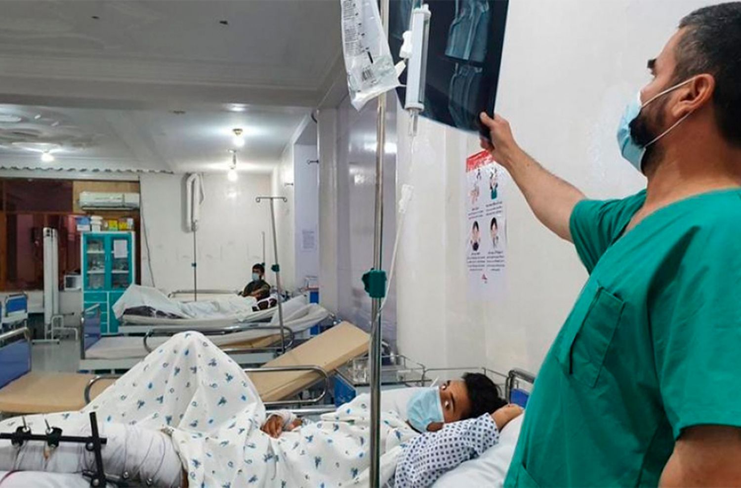 Afganistán se está quedando sin insumos médicos, advirtió la OMS