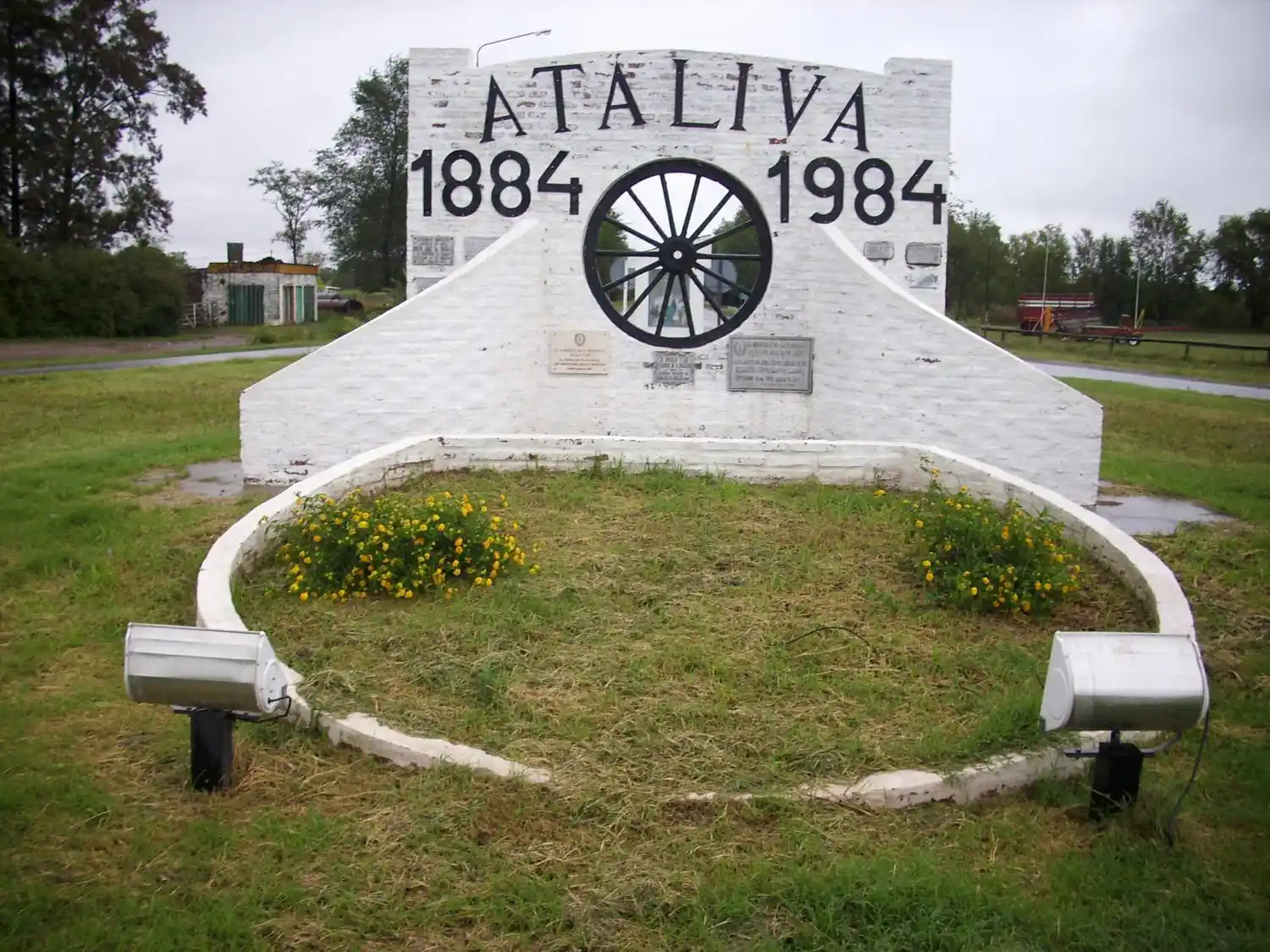 José Álvarez - Presidente comunal	Provincia sorteó viviendas y entregó escrituras a familias de Ataliva / Asume su nueva gestión al frente de Ataliva - 1