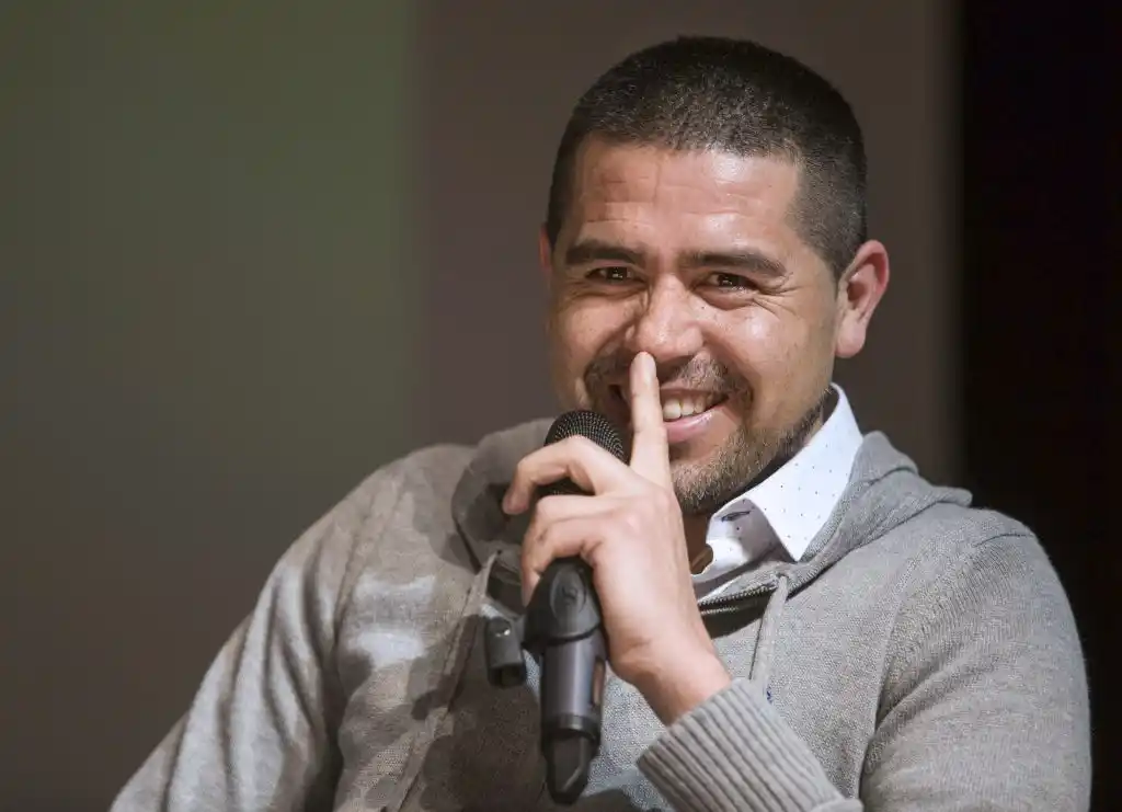 A pedido de Riquelme, Angelici llamó a la unidad