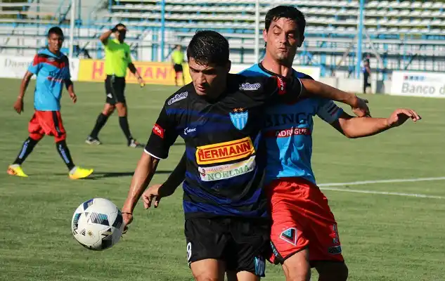 Juventud Unida rescató un valioso punto ante Brown de Adrogué 