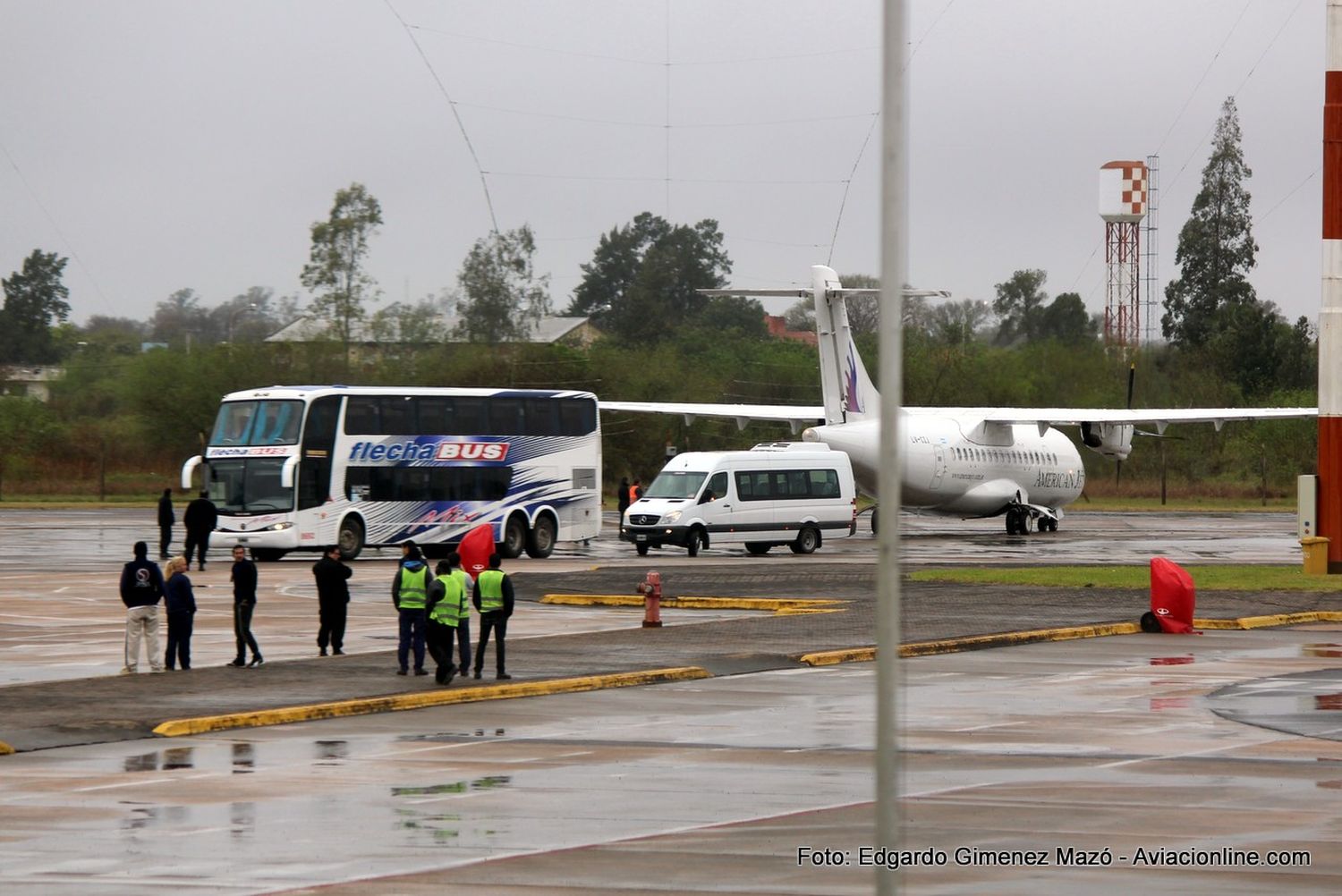 Empresas de colectivos ingresarían al mercado aerocomercial