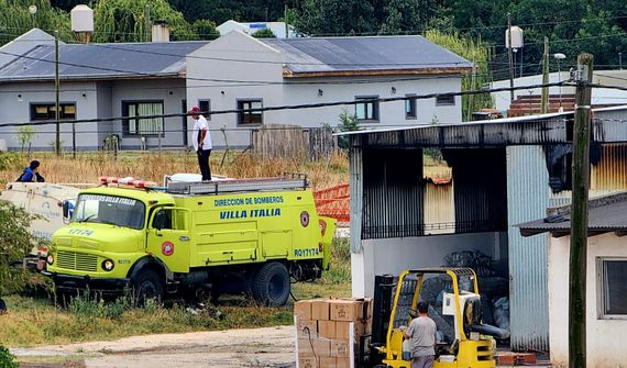 Un incendio en una aceitera a la vera de la Ruta 226 encendió las alarmas