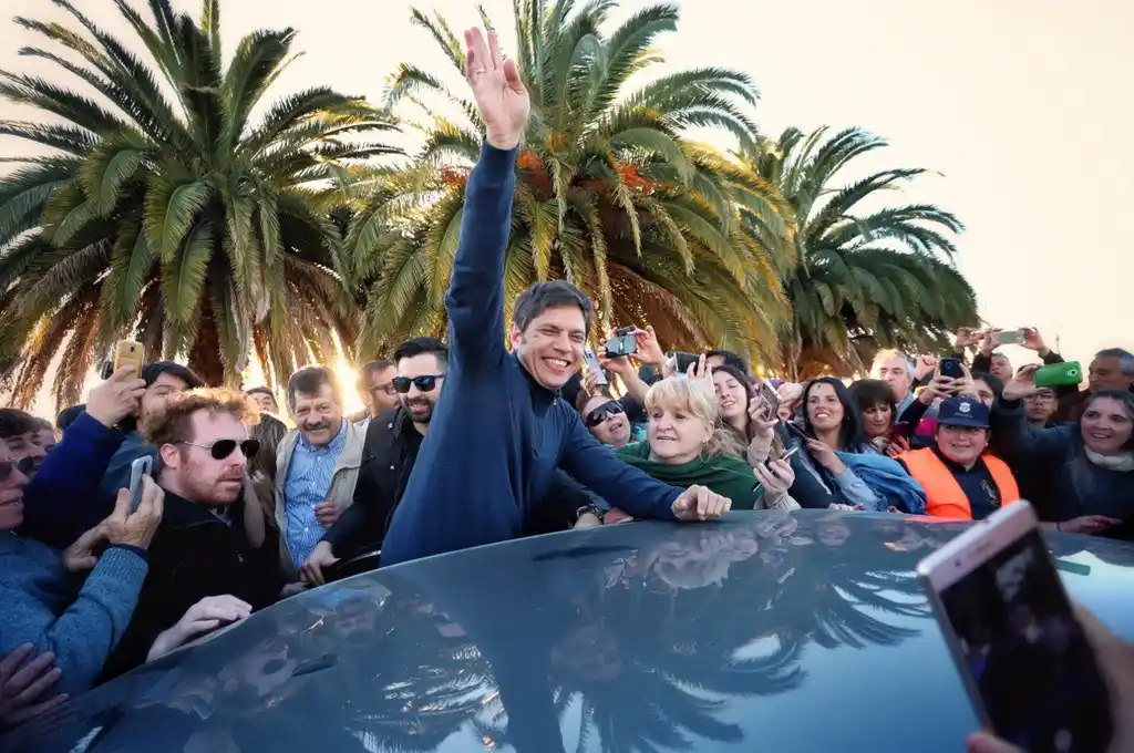 En el día que cumple años, Kicillof recibe saludos, lanza spot y prepara campaña en la sexta sección