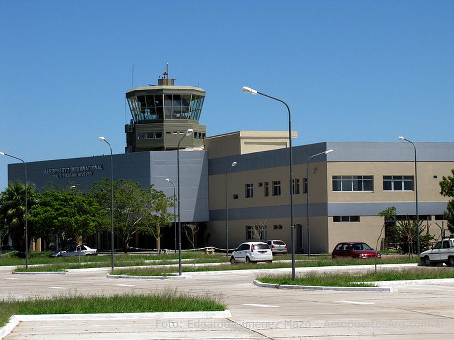 El aeropuerto de Corrientes aspira a ser H24 y contratar más personal