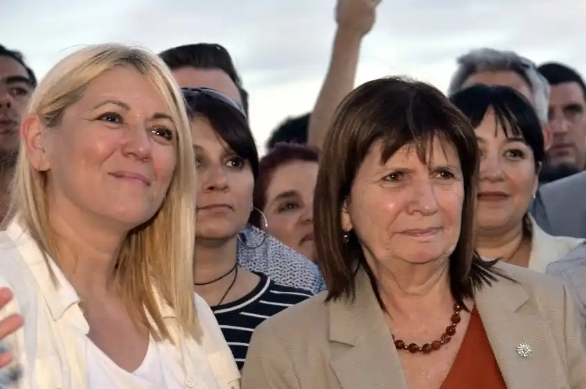 Silvina Valvedevetino es funcionaria del Ministerio de Seguridad que conduce Patricia Bullrich.