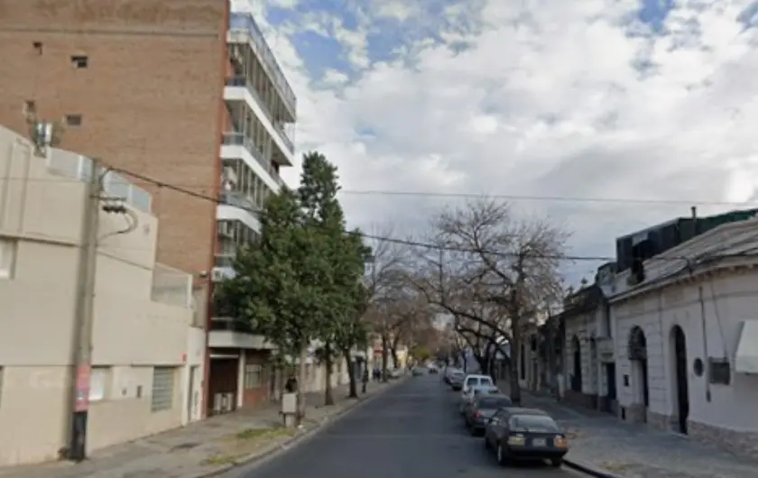 Investigan las causas detrás de la muerte de una mujer en un departamento de República de La Sexta.