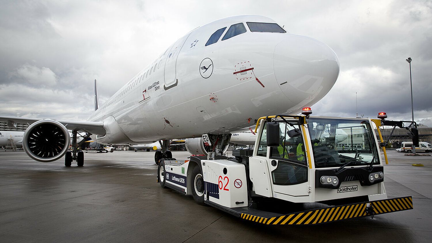 Lufthansa suspende la mayoría de sus vuelos esta semana por huelga del personal de tierra