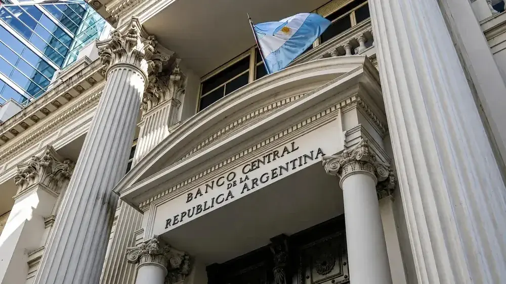 La entrada del Banco Central de la República Argentina.