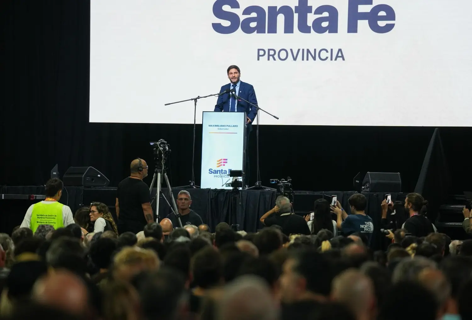 Pullaro participó de la quinta subasta de bienes incautados al delito.
