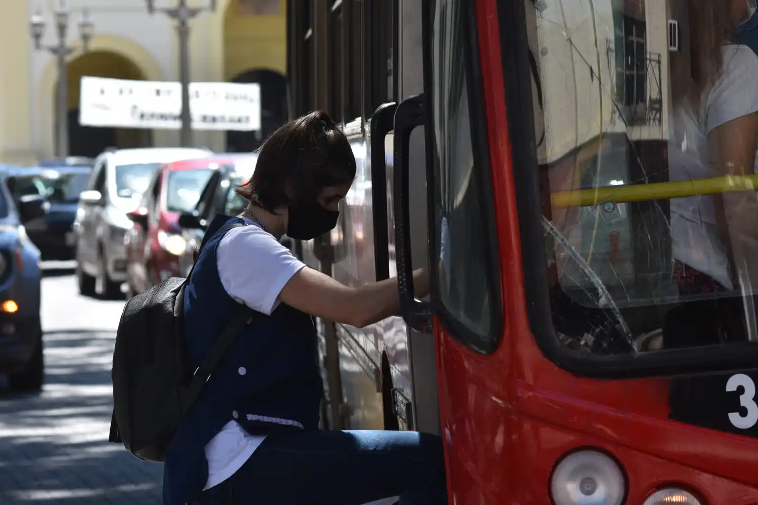 Eliminan las restricciones al cupo de pasajeros en el transporte público