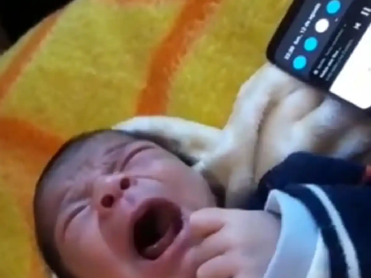 El poder de la música: este bebé solo se calma escuchando al Indio Solari