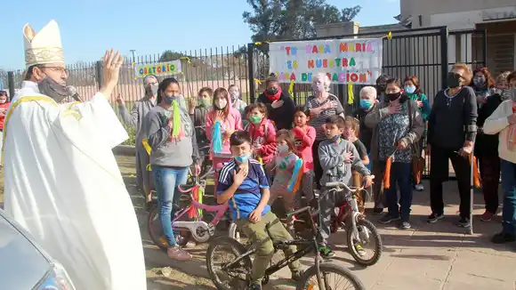 Bicicleteada familiar por las calles quequenenses