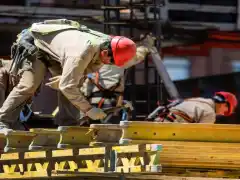 Hay cerca de 4.500 empresas y 88.000 trabajadores registrados menos en la Provincia
