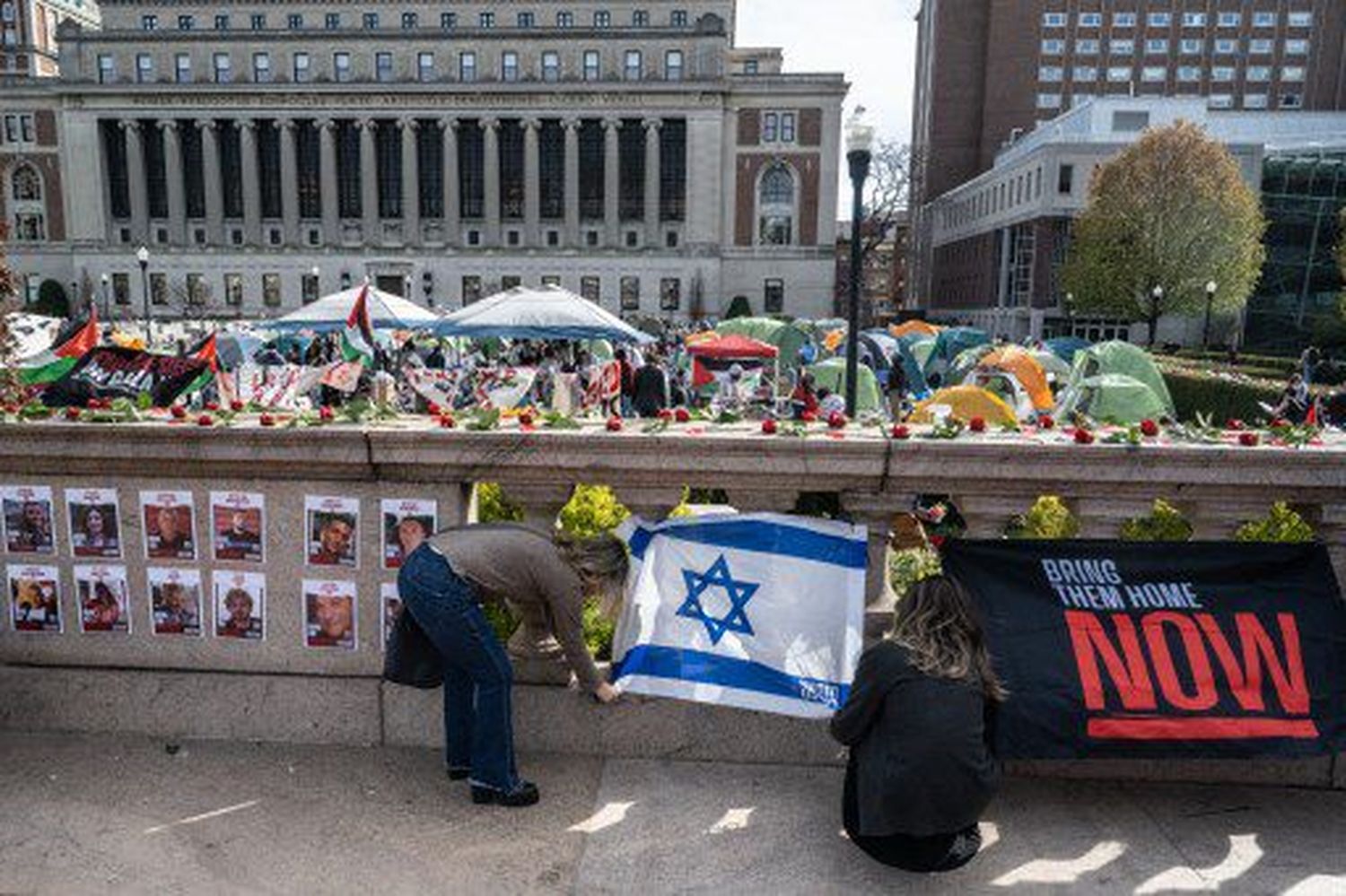 ISRAEL LO NIEGA TODO dice que es una infamia acusación  de haber enterrado a centenas de palestinos