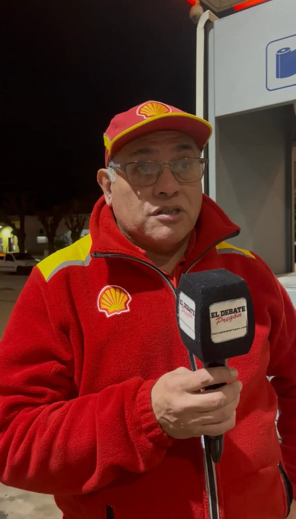 Empleado de Estación de Servicio - 1