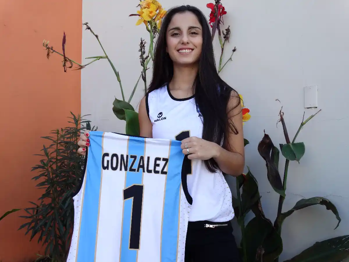 González y la selección, viajaron rumbo a Costa Rica