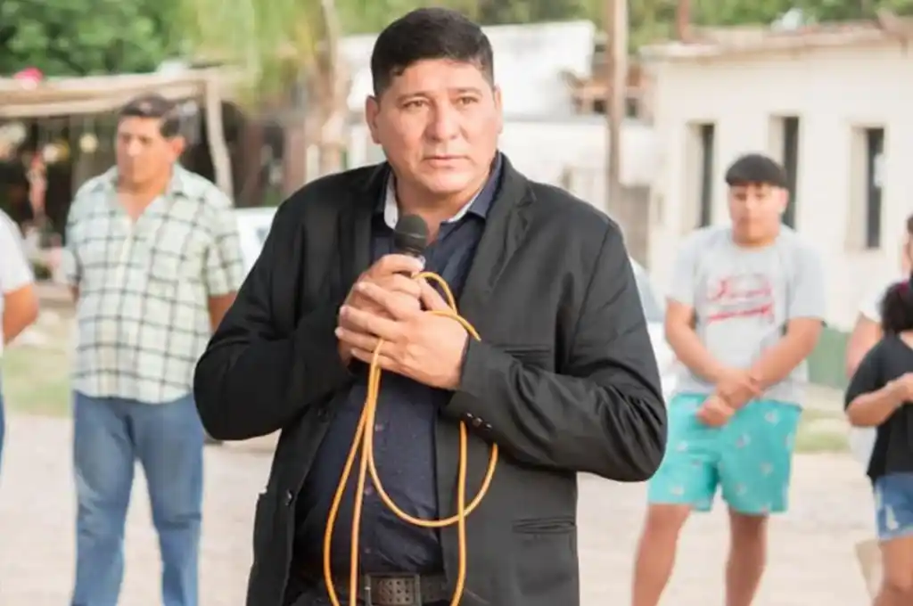 Durante la intervención, los policías se vieron obligados a reducir al agresor.