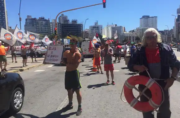 Guardavidas en alerta: "La gente hace dos meses y medio que no cobra"