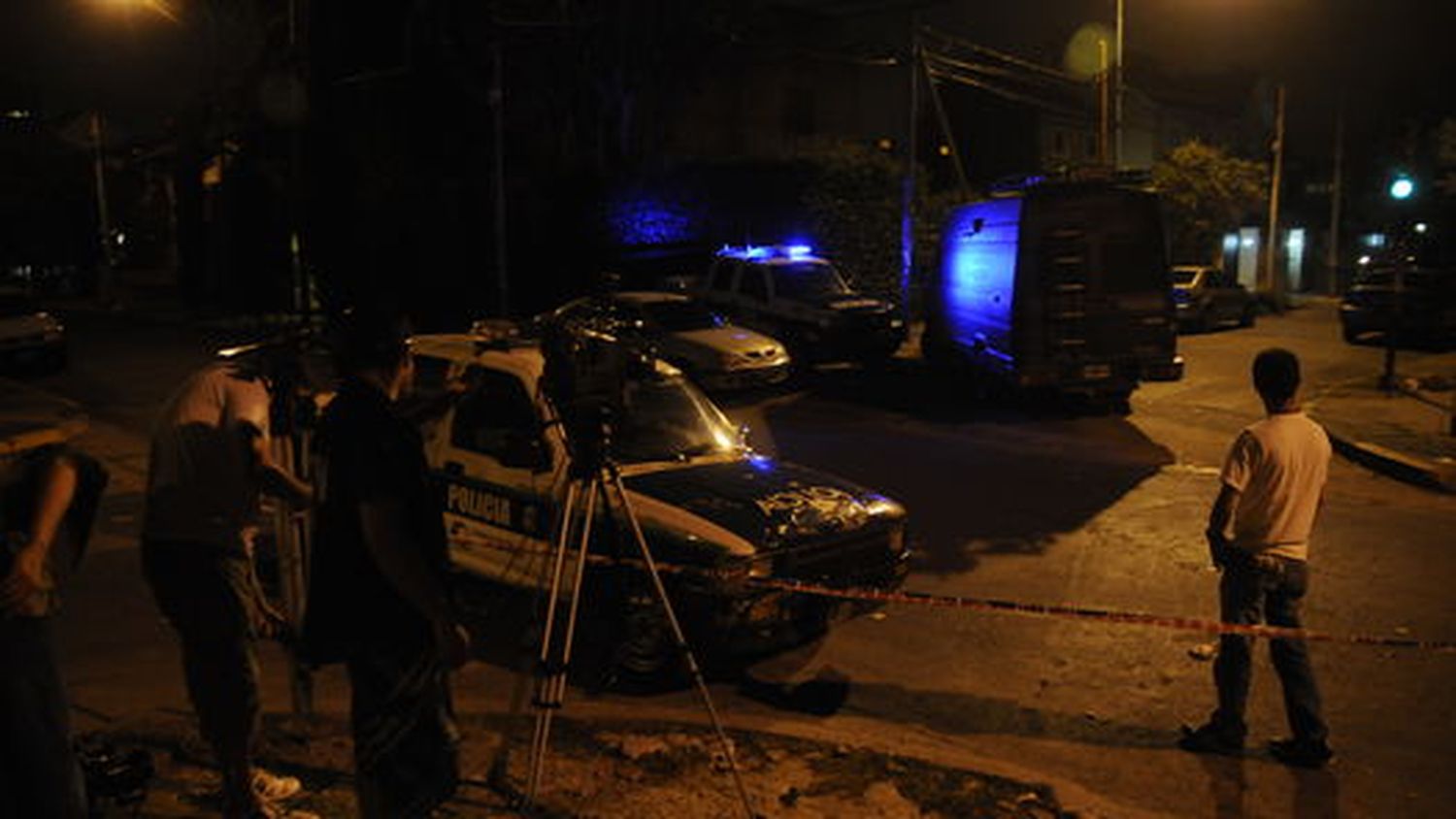 Tomó de rehenes a sus hijos en Manuel Alberti