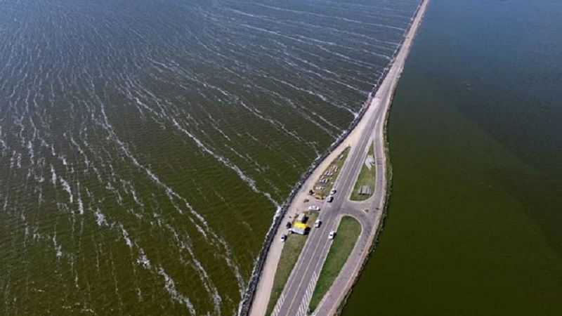Las crecidas podrían volver a cortar la ruta 7 y las vías, agrandando la superficie inundada.