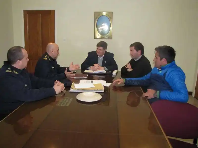 SAN CAYETANO: Gargaglione recibió al nuevo jefe de Departamental