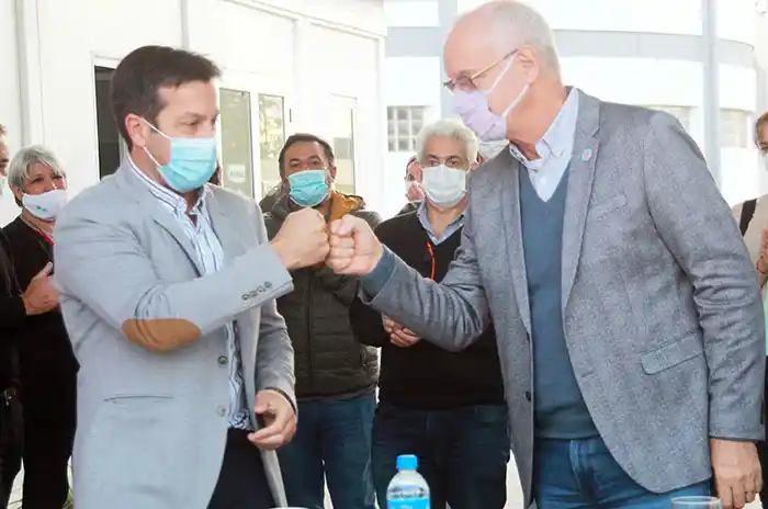 Salud suma dos camas más de terapia