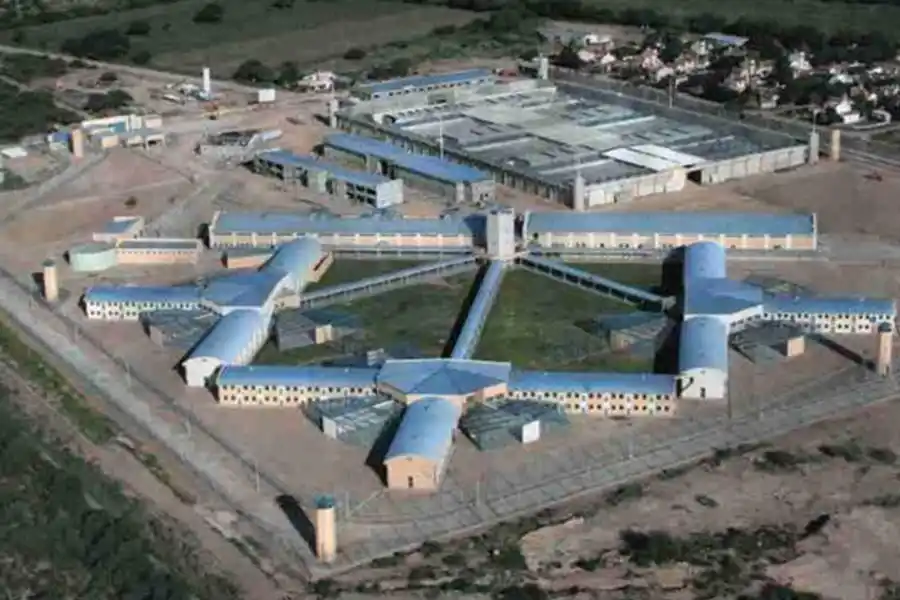 Encontraron casi 100 celulares en la Cárcel de San Francisco