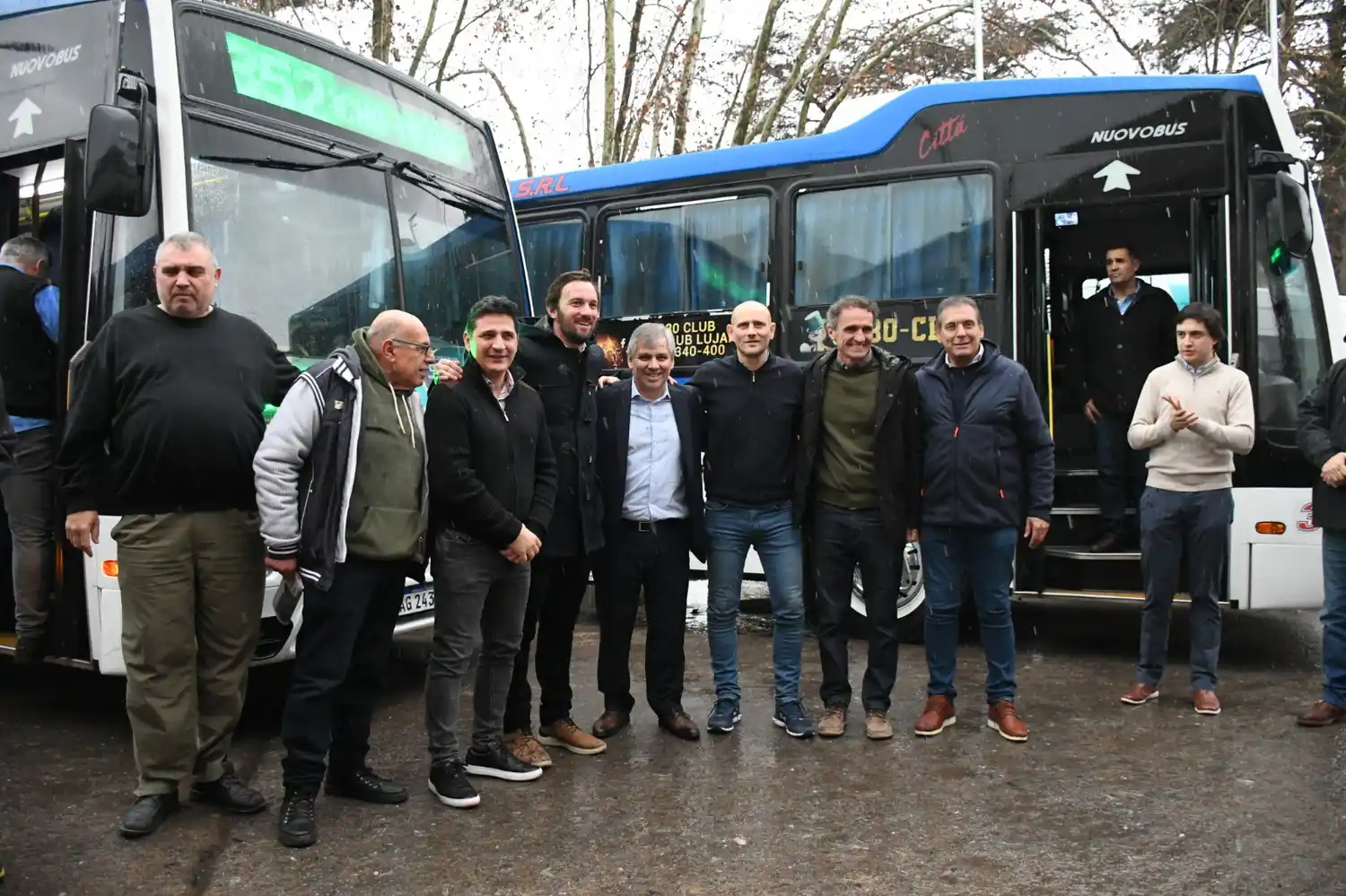 Volvió el micro entre Alberti y Mercedes: Provincia y cuatro intendentes reactivaron el servicio que estaba suspendido