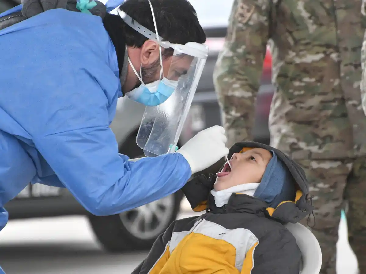 Informan que 69 menores murieron por coronavirus desde el inicio de la pandemia