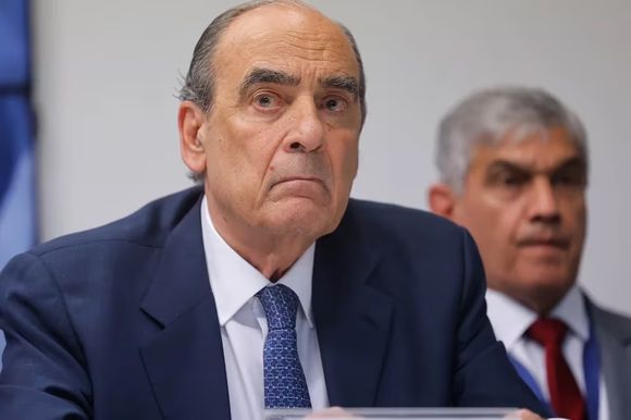 Para Francos, fue "ridícula" la idea de Kicillof sobre tomar el control de Aerolíneas Argentinas